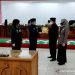 Wakil Ketua DPRD Barito Selatan, HM Yusuf didampingi Wakil Ketua Enung Irawati menyerahkan dua raperda kepada Bupati Barito Selatan, Eddy Raya Samsuri pada rapat paripurna XIII masa persidangan II di Buntok, Jumat, (28/8/2020). (ANT)