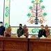 Bupati Sukamara Windu Subagio (dua dari kiri) saat Rapat Paripurna ke-1 pembukaan masa persidangan I tahun sidang 2020/2021 di Aula DPRD Sukamara, Selasa, (1/9/2020). (ANT)