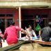 Penyaluran bantuan sembako di Lamandau baru-baru ini. (ANT/Dok Pribadi)