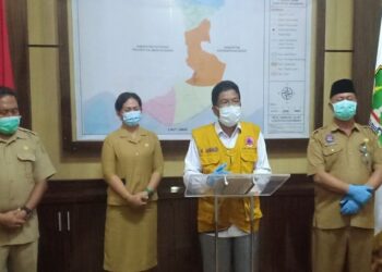 Wakil Bupati Sukamara Ahmadi, merilis perkembangan pandemi COVID-19 di wilayah setempat, Selasa, (22/9/2020). (ANT)