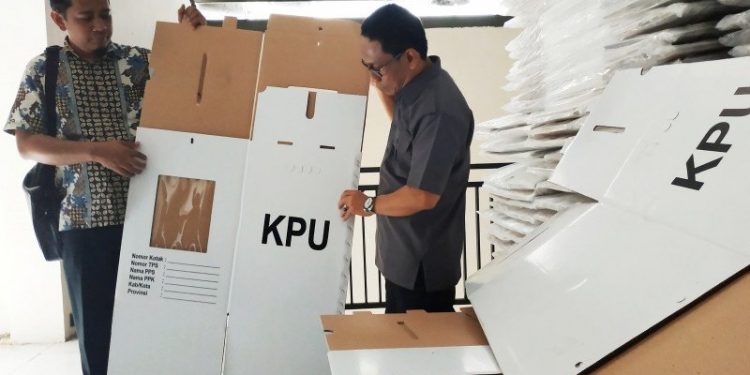 Ilustrasi - Pemeriksaan kelayakan kotak suara. (ANT)