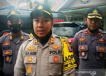 Kapolres AKBP Abdoel Harris Jakin saat memberi keterangan terkait dugaan pembunuhan oleh istri terhadap suami. ANTARA/Norjani