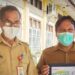 Koordinator Bidang Pencegahan Gugus Tugas Percepatan Penanggulangam COVID-19 Bartim dr Simon Biring (kiri). (ANT/MIN3)