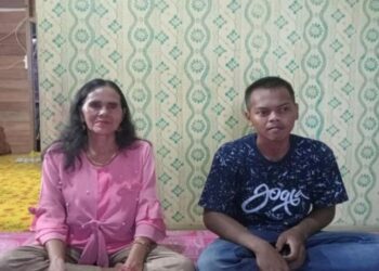 Rizky dan Armina yang akrab dengan panggilan Luna Maya saat ditemui dirumahnya di Jalan Kartini Gang Kartini 1 Buntok, Sabtu (26/9/2020). (ANT)