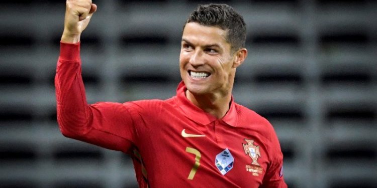 Pesepak bola Portugal Cristiano Ronaldo melakukan selebrasi setelah berhasil mencetak gol ke gawang Swedia dalam laga Group 3 UEFA Nations League, di Friends Arena, Stockholm, Swedia, Selasa (8/9/2020). Portugal berhasil mengalahkan Swedia 2-0 dan kedua gol ini diciptakan oleh Ronaldo. ANTARA FOTO/TT News Agency via Reuters-Janerik Henriksson/hp