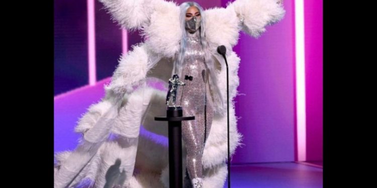 Lady Gaga kenakan masker buatan Indonesia di VMA 2020