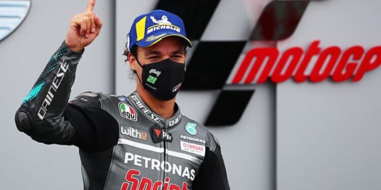 Pebalap MotoGP Petronas Yamaha SRT, Franco Morbidelli melakukan selebrasi setelah menjuarai Teruel Grand Prix di Alcaniz, Spanyol (25/10/2020). (ANT/IST)