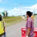 Foto Dokumentasi - Wakil Bupati Sukamara Ahmadi meninjau pos masuk kabupaten. (ANT/IST))