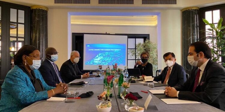 Jusuf Kalla berdiskusi anggota Dewan Juri untuk Zayed Award for Human Fraternity di Vatikan, Roma, Kamis (22/10/2020). (ANT/IST)