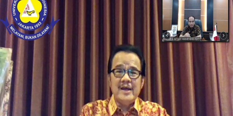 Ketua PusKOD UKI Agustin Teras Narang saat mengikuti diskusi bertemakan 'Indeks Desa Mandiri dalam Otonomi Daerah' yang turut diikuti Wakil Menteri Desa, Pembangunan Desa Tertinggal dan Transmigrasi Budi Arie Setiadi di Jakarta, Kamis (22/10/2020). (ANT/IST)