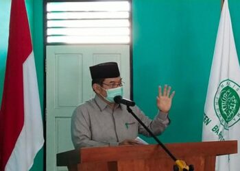 Bupati Bartim Ampera AY Mebas memberikan arahan saat membuka Musda IV di Tamiang Layang, Selasa (27/10). (ANT)