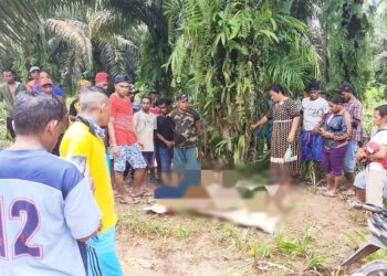 Jenazah korban terseret arus banjir saat ditemukan, Minggu (25/10/2020). (ANT/IST)