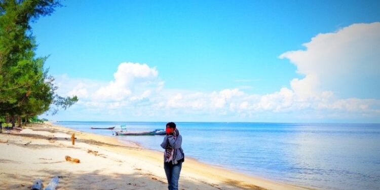 Keindahan Pantai Ujung Pandaran masih menjadi primadona wisata alam di Kabupaten Kotawaringin Timur. (ANT)