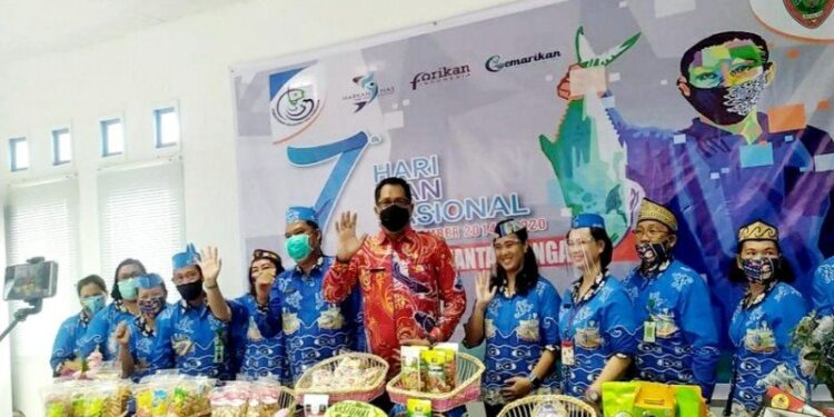 Dislutkan Kalteng mengikuti 'live zoom' pameran produk perikanan dari 34 provinsi di Indonesia, memperingati Hari Ikan Nasional (Harkannas) secara daring di Palangka Raya, Kamis, (26/11/2020). (ANT/IST)