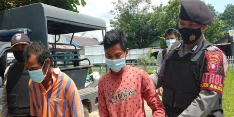 Kedua pelaku pencurian disertai dengan kekerasan N dan E diamankan polisi Polsek Maliku. (ANT)
