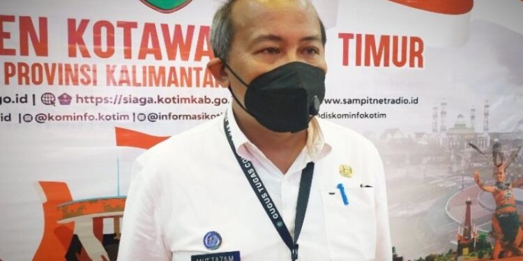 Pelaksana Harian Satuan Tugas Penanganan COVID-19 Kotawaringin Timur, Multazam saat memberikan keterangan pers, Rabu (11/11/2020). (ANT)