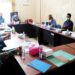 Plt Kepala Dinas Tenaga Kerja, Transmigrasi, Koperasi dan UKM Barito Utara Mastur saat memimpin rapat penetapan UMK Barito Utara 2021 di Muara Teweh, Kamis (12/11/2020). (ANT/IST)