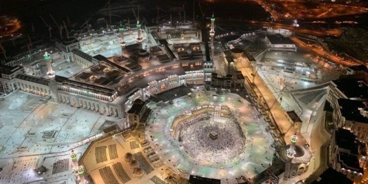 Ilustrasi - Suasana Masjidil Haram diambil dari Balcony The Makkah Clock Tower Museum, Mekah, Arab Saudi, Jumat (6/9/2019). Pascamusim haji, Masjidil Haram kini dipadati jamaah umrah yang datang dari berbagai negara. (ANTARA FOTO/Hanni Sofia/wpa/aww)