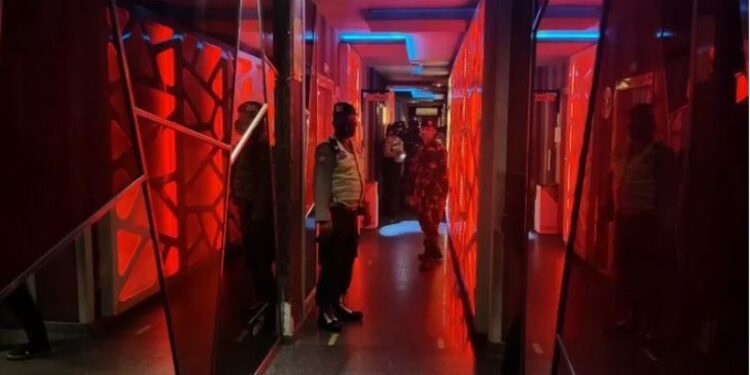 Dokumentasi. Satgas Penanganan COVID-19 melakukan operasi yustisi penerapan protokol kesehatan di Kota Palangka Raya, Sabtu, (26/12/2020) malam. (ANT)