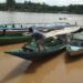 Dokumentasi. Petugas mendistribusikan logistik Pilkada Kalteng menggunakan kelotok (perahu kecil) belum lama ini (ANT/IST)