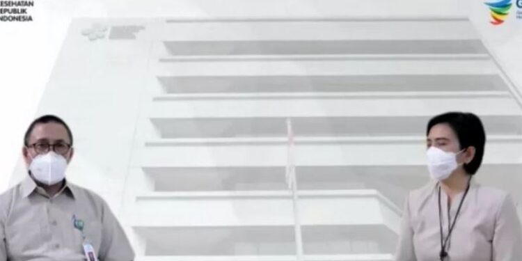 Tangkapan layar - Direktur Jenderal Pelayanan Kesehatan Kemenkes Prof. dr. Abdul Kadir (kiri) dalam konferens pers virtual, dipantau dari Jakarta pada Senin (28/12/2020). (ANT)