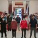 Anggota KPU Kalteng Wawan Wiraatmaja dan lainnya berfoto bersama usai pelaksanaan sosialisasi di Kelurahan Tewah, Kecamatan Tewah, Kabupaten Gunung Mas, Sabtu (5 Desember 2020). (Foto : KPU Gumas)