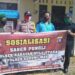 Anggota Polsek Kahut saat melakukan sosialisasi saber pungli di Desa Dandang, Kecamatan Kahayan Hulu Utara, Kabupaten Gunung Mas, Selasa (26/1/2021).
