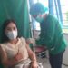 Legislator Kabupaten Gumas Elvi Esie saat menjalani vaksinasi COVID-19 dosis kedua, di RSUD Kuala Kurun, Selasa (30/3/2021). (Foto : RSUD Kuala Kurun)