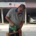 Legislator Kabupaten Gumas Punding S Merang memanfaatkan waktu luang di rumah saja dengan membuat rak pancing, baru-baru ini. (Foto : Punding S Merang)