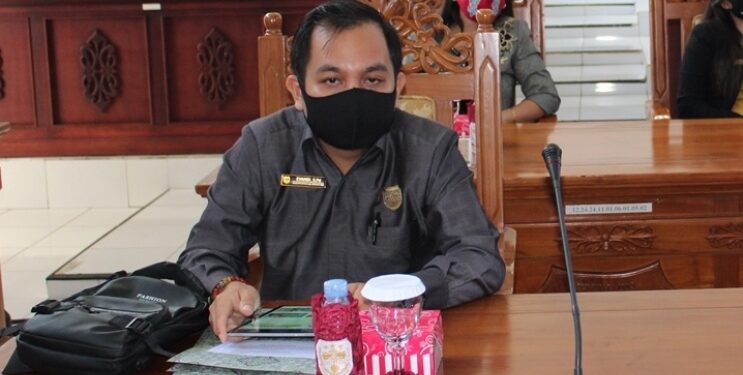 Anggota DPRD Gumas Evandi saat mengikuti rapat paripurna di Kuala Kurun, tahun 2020 lalu. (Foto : Setwan Gumas)