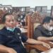 Sekretaris Fraksi Nasdem-Hanura DPRD Kabupaten Gumas Polie L Mihing (kiri) saat rapat paripurna di Kuala Kurun, Selasa (8/6/2021). (ANT/IST)