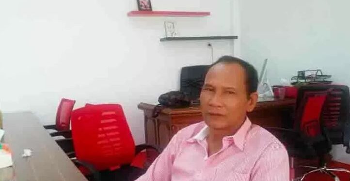 Ketua DPD PDIP Kalteng Arthon S Dohong saat ditemui di ruang kerjanya di Palangka Raya, Selasa (15/6/2021). (ANT/IST)