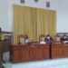 Wabup Gumas Efrensia L.P Umbing membacakan sambutan Bupati Jaya S Monong saat rapat paripurna di Kuala Kurun, Rabu (9/6/2021). (IST)