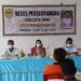 Legislator Kabupaten Gumas Rayaniatie Djangkan didampingi Camat Sepang Sayusdi dan lainnya saat melakukan reses perseorangan, di Desa Sepang Kota, Kecamatan Sepang, Rabu (14/7/2021). (HO-Pemerintah Kecamatan Sepang)