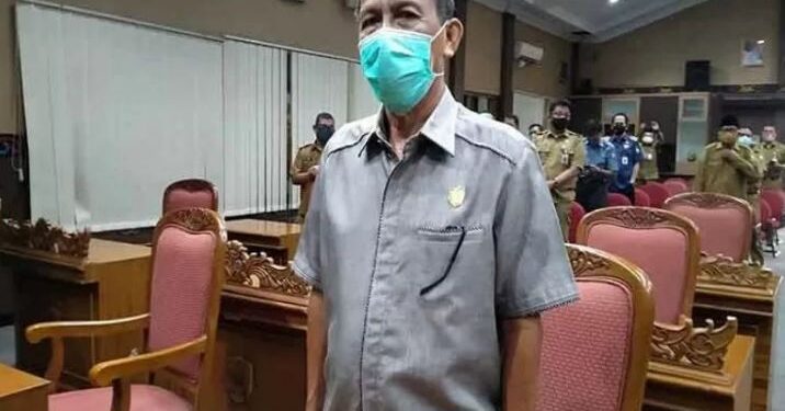 Almarhum H Hademan saat mengikuti rapat paripurna DPRD Kotawaringin Timur, beberapa waktu lalu. (HO-DPRD Kotim)