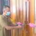 Bupati Gumas Jaya S Monong memotong pita peresmian Gedung Christian Center Kalawa Kuala Kurun, Selasa (6/7/2021). (ANT/IST)