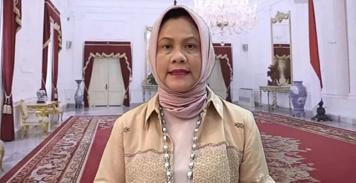 Ibu Negara, Iriana Joko Widodo saat menggunakan Tenun Balai Panjang. ANT/Handout/aa.