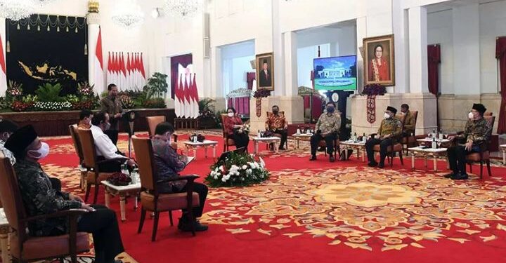 Presiden Joko Widodo saat melakukan pertemuan dengan para ketua umum partai politik dan sekjen partai di Istana Negara Jakarta, Rabu (25/8/2021). ANT/HO-PDIP/am.