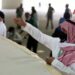 Jamaah haji melakukan prosesi lempar jumrah, dengan menerapkan prokes ketat COVID-19, di Mina, dekat Kota Mekkah, Arab Saudi (21/7/2021). (ANT/REUTERS)