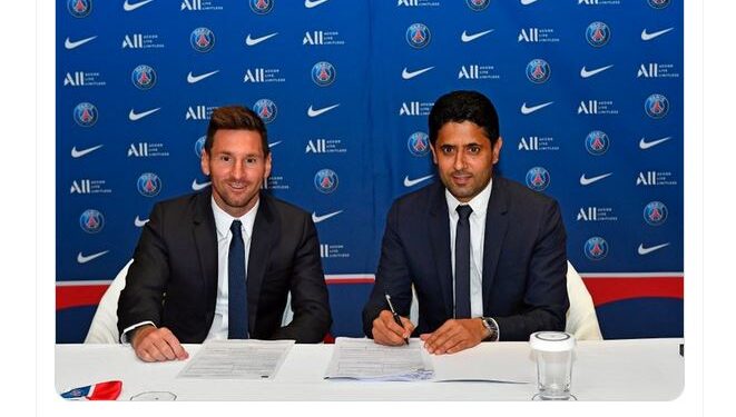 CEO PSG, Nasser Al-Khelaifi (kanan) dan Lionel Messi. (Tangkapan layar Twitter PSG)