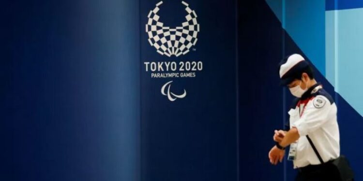 Logo Paralimpiade terpampang di Tokyo, Jepang. (16/8/2021) (ANT/REUTERS)