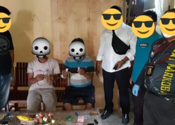 J (48) dan H (47) beserta barang bukti diamankan Satresnarkoba Polres Gumas. (Foto : Polres Gumas)