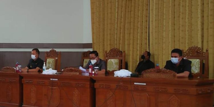 Suasana rapat paripurna ke-1 masa persidangan I tahun sidang 2021, di ruang sidang paripurna DPRD setempat, Rabu (18/8/ 2021). (Foto : Sekretariat DPRD Kabupaten Gumas)
