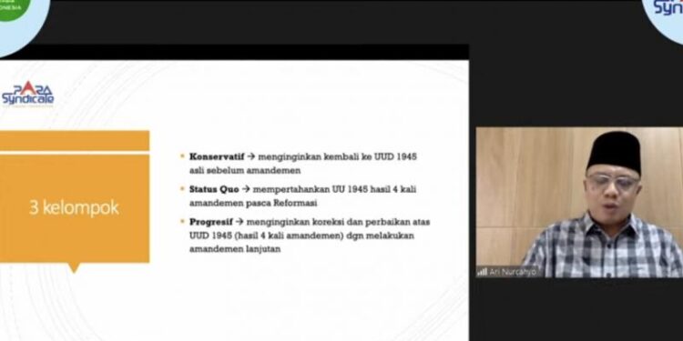 Direktur Eksekutif Para Syndicate Ari Nurcahyo memberi paparan dalam diskusi publik bertajuk “Siapa Butuh Amendemen?” yang diselenggarakan secara daring, Minggu. (22/8/2021). (MASAPNEWS/ANT/Tangkapan layar)