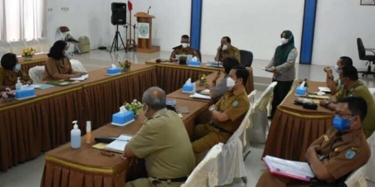 Rapat percepatan tindak Lanjut rekomendasi hasil pemeriksaan BPK RI di aula Inspektorat Kabupaten Lamandau, Selasa (24/8/2021). (MASAPNEWS/HY)