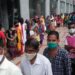 Orang-orang antre di luar pusat perbelanjaan, Mumbai, India, Rabu (11/8/2021) untuk menerima vaksin COVID-19. India telah memberikan lebih dari 500 juta dosis vaksin COVID-19 selama upaya inokulasi massalnya. (ANT/REUTERS/Francis Mascarenhas/rwa)