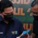 Menteri BUMN sekaligus Ketua Masyarakat Ekonomi Syariah Erick Thohir (kiri) saat berbincang-bincang dengan pelaku usaha saat meresmikan Halal Hub di Rest Area 72A, Tol Jakarta-Padalarang, Sabtu (28/8/2021). (MASAPNEWS/ANT/HO-Kementerian BUMN)