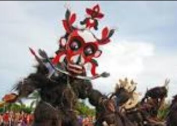 Luha hantu yang ditampilkan peserta dari salah satu kecamatan wilayah Lamandau pada event festival babukung tahun sebelumnya. (MASAPNEWS/HY)