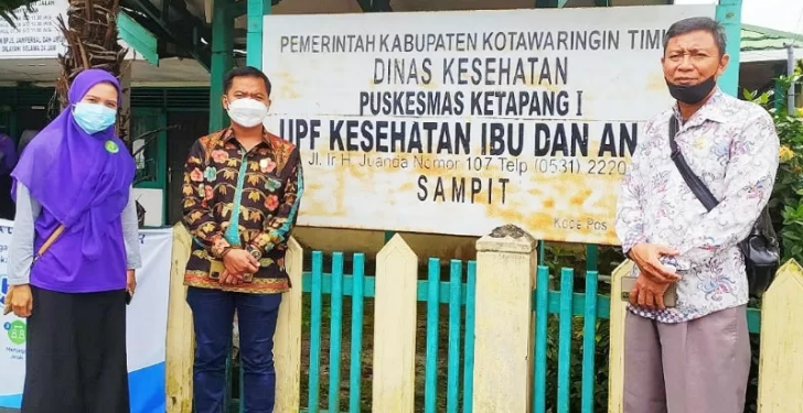 Anggota DPRD dapil I Kecamatan Mentawa Baru Ketapang, Riskon Fabiansyah dan Supriyanto saat reses, Jumat (24/9/2021). ANT/IST