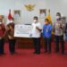 PLN Kalselteng Serahkan Bantuan Banjir Kepada Pemprov Kalteng